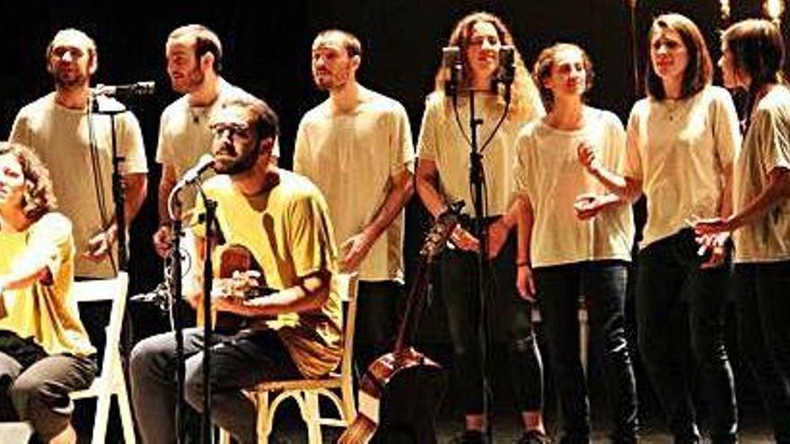 Un moment del concert de Jo Jet i Maria Ribot al Sant Andreu Teatre de Barcelona