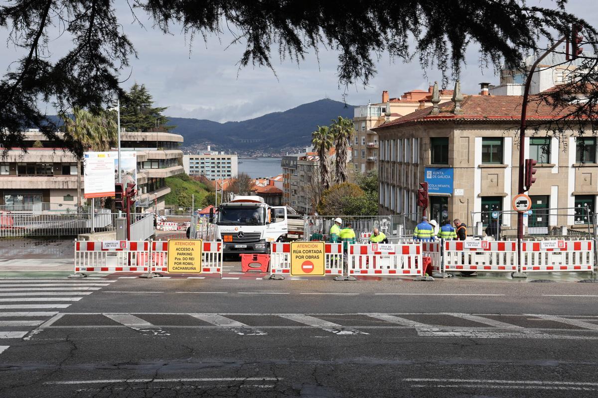 Obras en el Paseo de Granada que obligaron a cortar el tráfico el 10 de marzo de 2026.