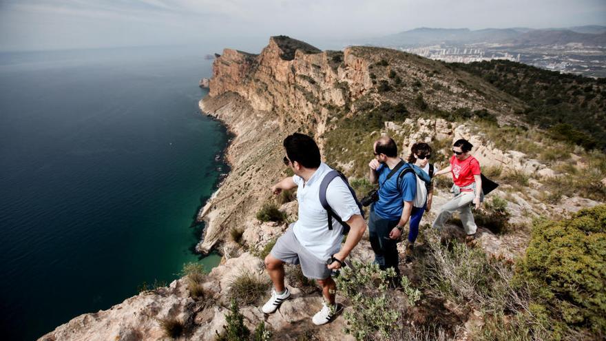 Las vistas desde los acantilados de la Serra Gelada de Benidorm son una auténtica maravilla que merece el paseo.