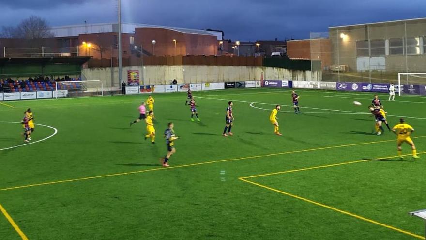 El Llagostera empata amb el Badalona en un partit vibrant (2-2)