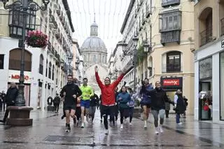 En imágenes | Runneo, el club de 'running' más viral de Zaragoza que mezcla carreras con 'cachondeo'