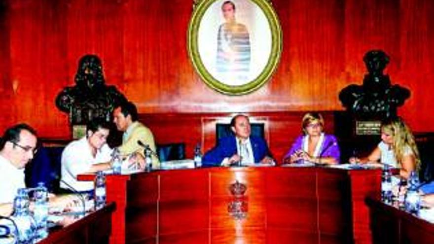 El Pleno rechaza nombrar Hijo Adoptivo a San Juan de Avila