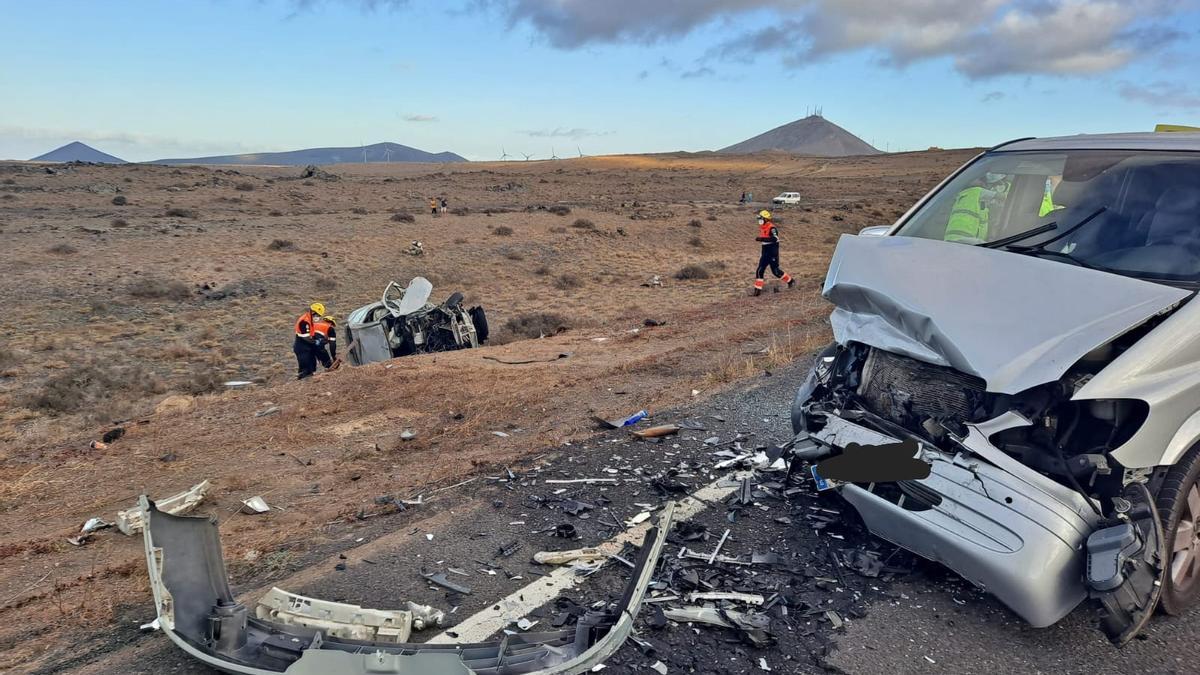 Un fallecido y dos heridos graves en una colisión frontal en Lanzarote