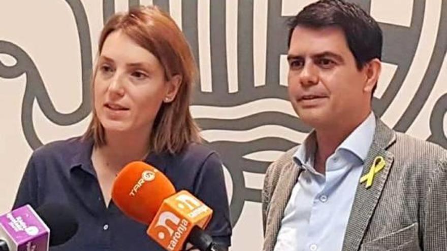 La nova regidora, Mireia Duran, al costat de l&#039;alcalde d&#039;Igualada, Marc Castells, ahir