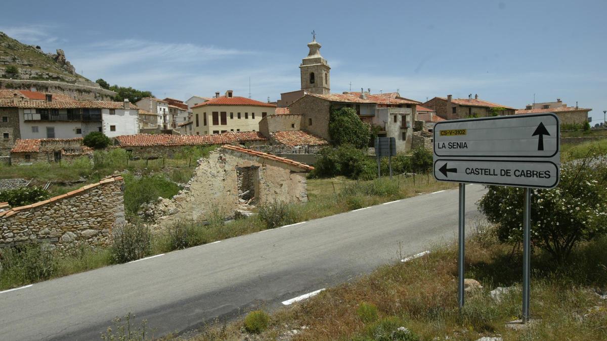 Malnoms de ‘ Castell de Cabres’, com ara la tia Minga o el ‘tio Basseta’ hi estan presents.