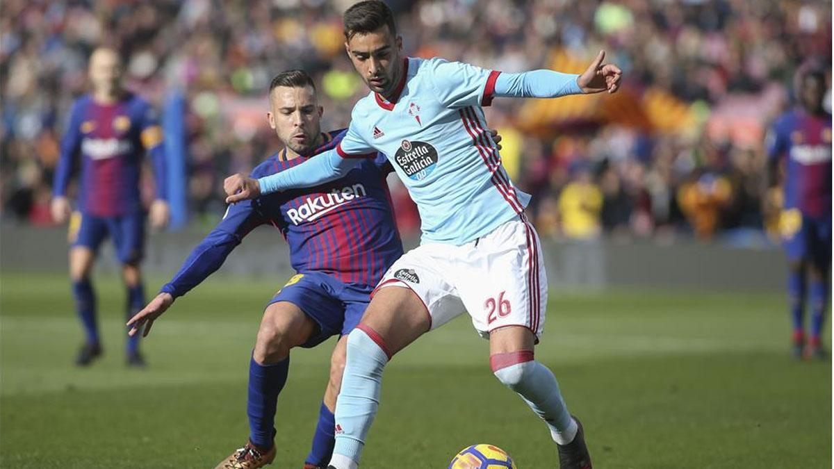 Brais lucha con su amigo Jordi Alba por un balón en el 2-2 que dio a conocer al de Mos al mundo futbolístico