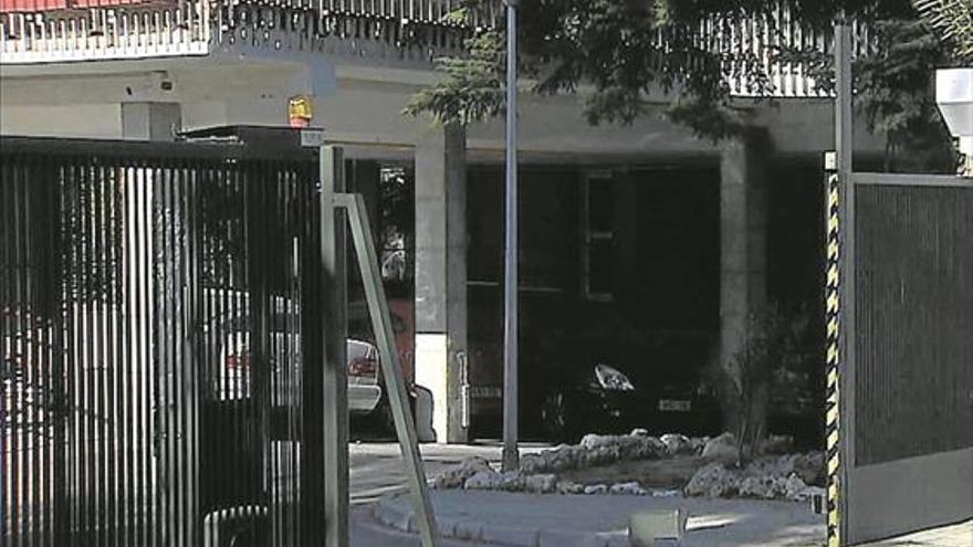 Un hombre mata en Madrid a su padre y su tío y se suicida