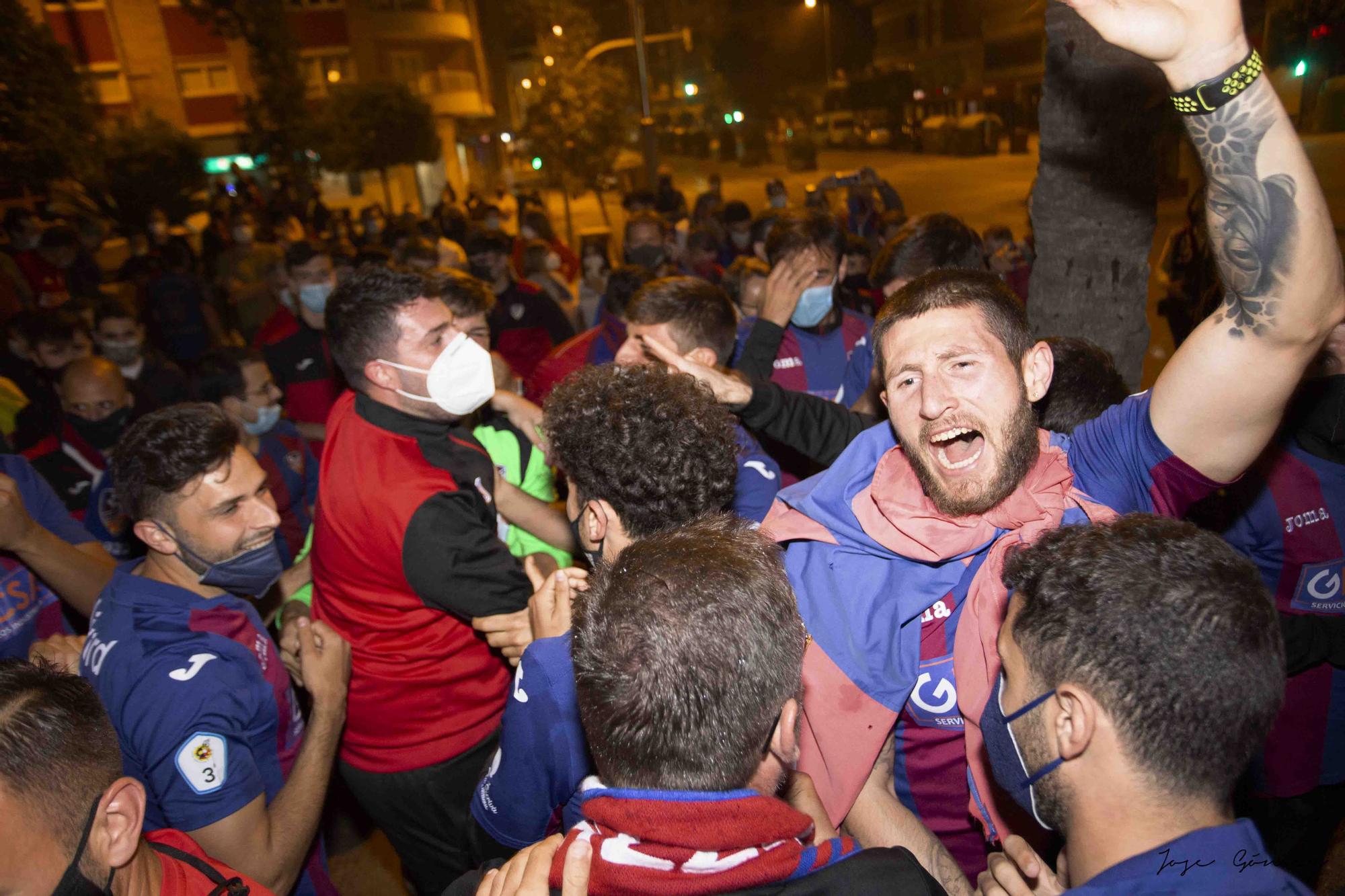 La UD Alzira celebra el ascenso a Segunda RFEF