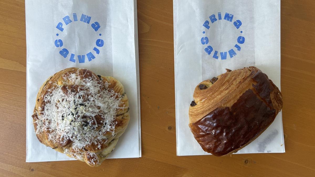 Dos creaciones del obrador Prima Salvaje