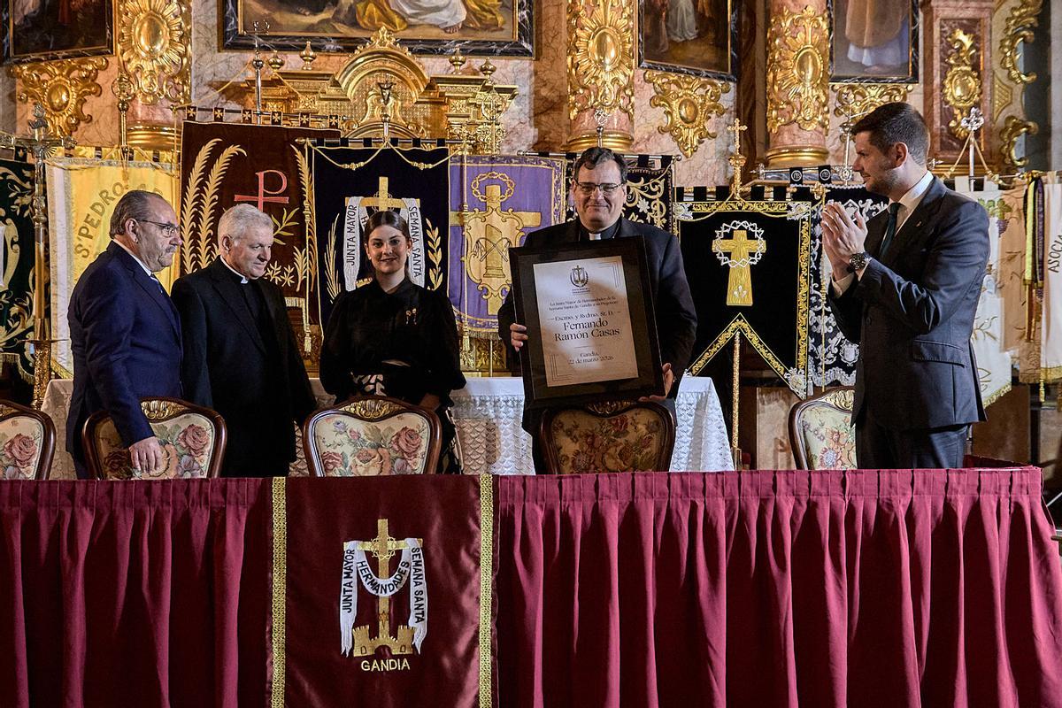 La Semana Santa de Gandia inicia el calendario de actividades con el pregón y la tamborrada