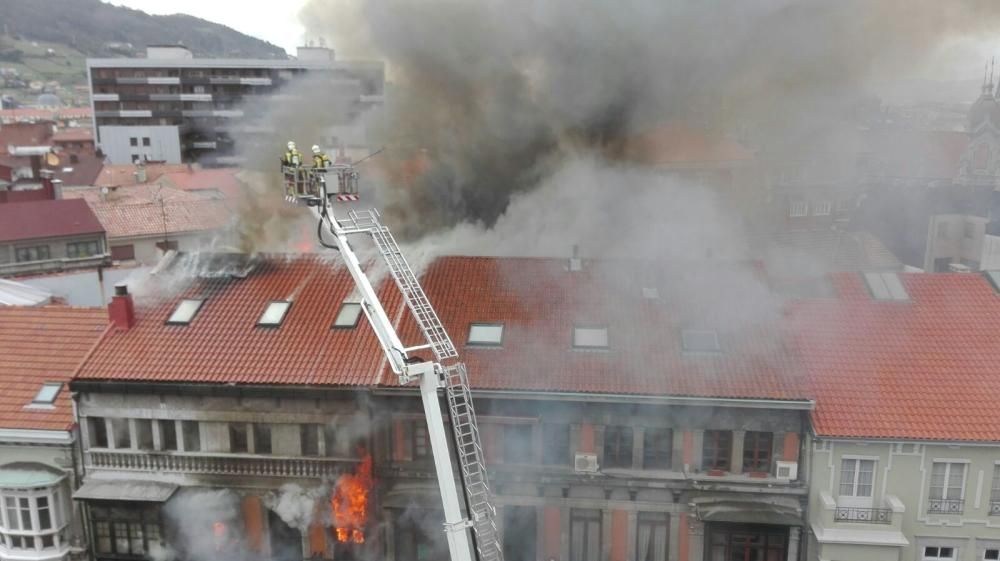 Incendio en la calle Uría de Oviedo