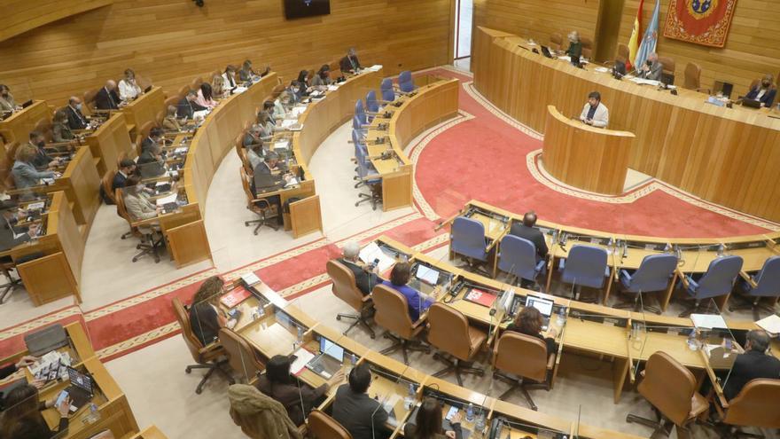 Minuto de silencio por las víctimas del incendio de Vigo en la última sesión del debate sobre el estado de la autonomía