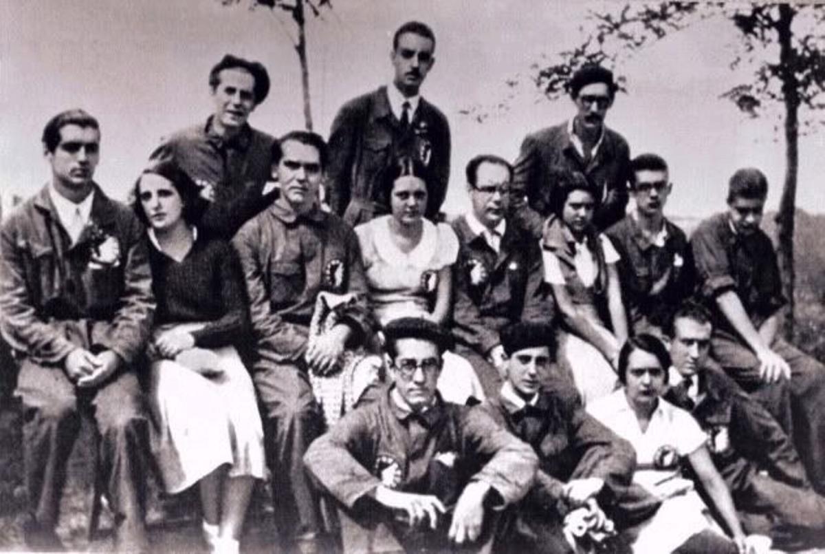 Componentes de "La Barraca". Dibujo en el romance dedicado al zamorano por Lorca. SUPLEMENTO DOMINICAL REPORTAJE DEDICADO A JOSE RUBIO SACRISTAN , INTELECTUAL ZAMORANO COMPAÑERO DE FEDERICO GARCIA LORCA , LUIS BUÑUEL Y SALVADOR DALI EN LA RESIDENCIA DE ESTUDIANTES DE MADRID. FOTO DE LOS COMPONENTES DE LA BARRACA GRUPO DE TEATRO