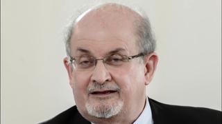 Salman Rushdie, atacado en EEUU
