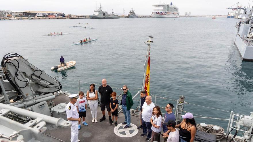 La Armada abre sus puertas en Alicante
