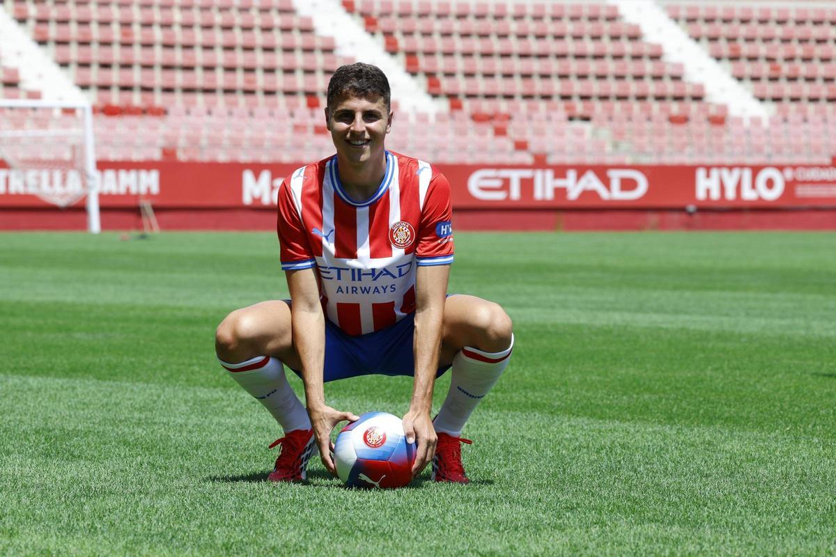 Les imatges de les presentacions dels nous jugadors del Girona FC Morante i Izan