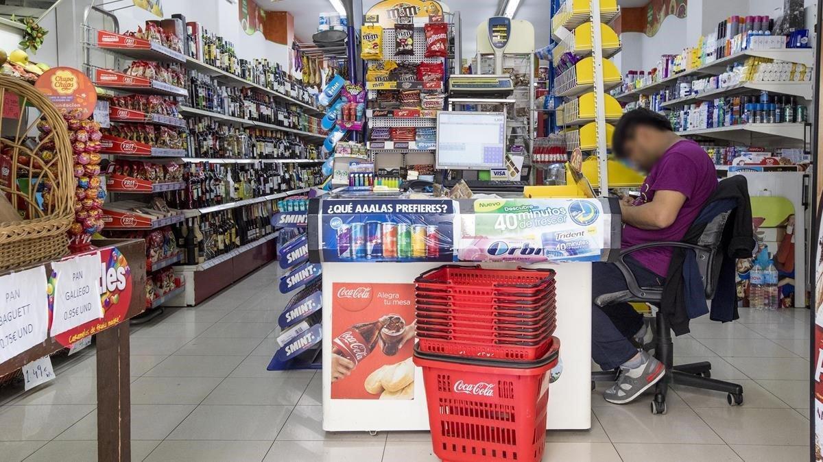 zentauroepp48506647 barcelona 06 05 2019 supermercado paki pakistani en el eixam190607171748 zentauroepp48506647 barcelona 06 05 2019 supermercado paki pakistani en el eixam190607171748