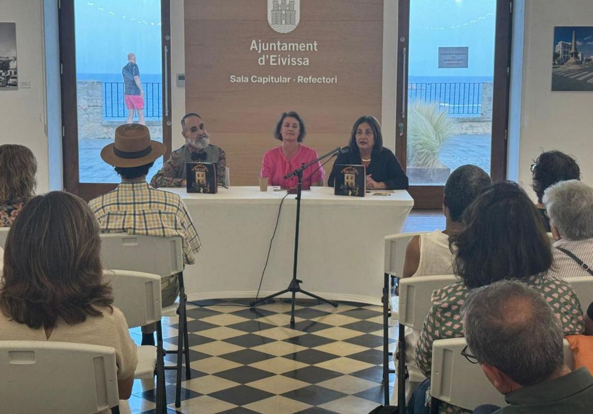 El alma y la historia de los ‘juguerois’ de Félix en un pequeño libro | FOTOS: R. V. S.