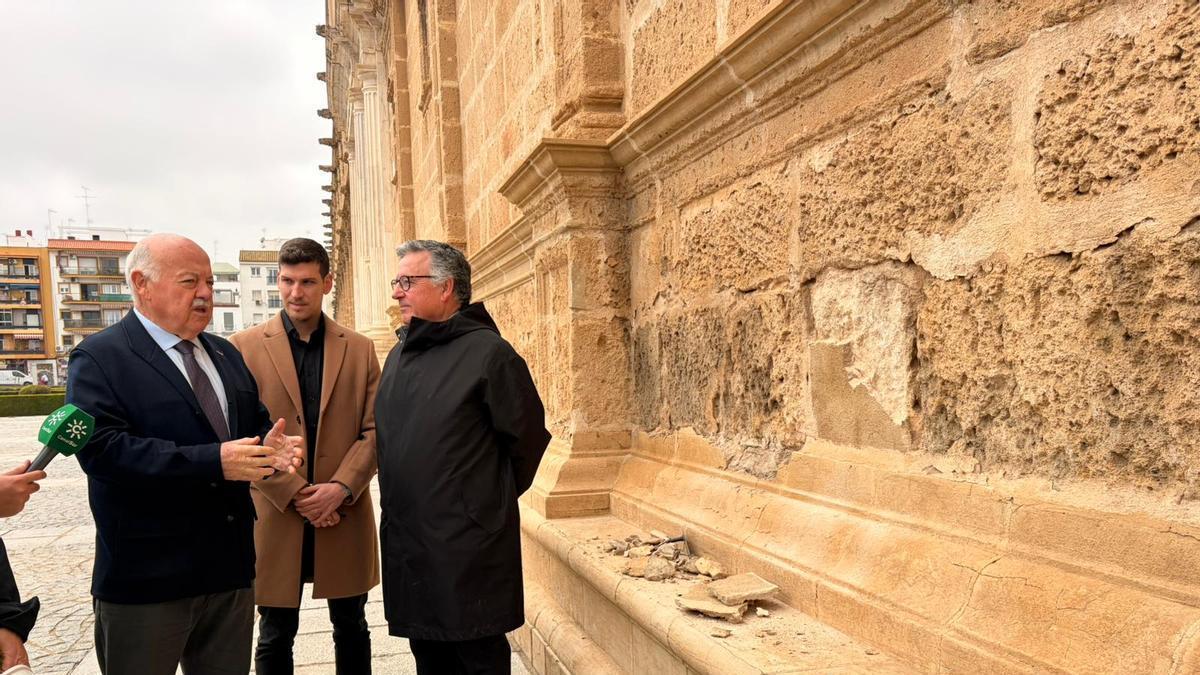 Vídeo | Inician las obras en la fachada del Parlamento de Andalucía