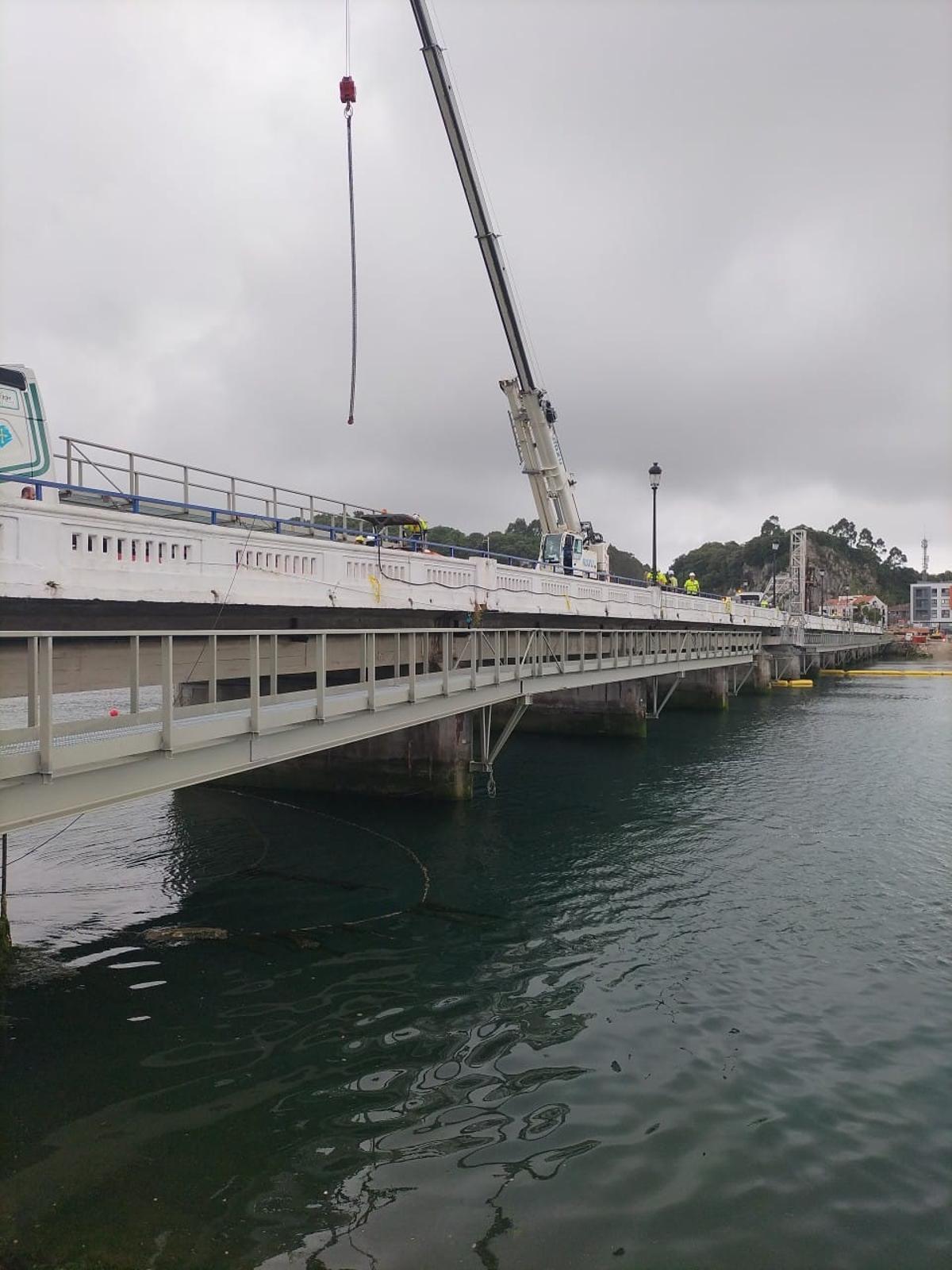 Obras en el puente de Ribadesella.