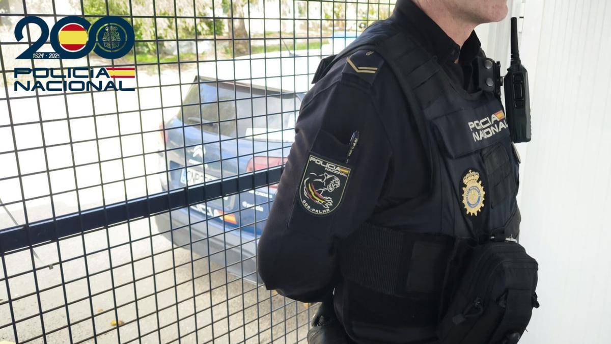 La Policía Nacional detuvo a los dos jóvenes.