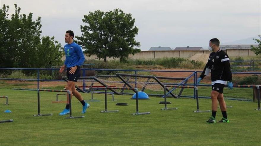 La plantilla del Extremadura realiza su entrenamiento más esperado y atípico