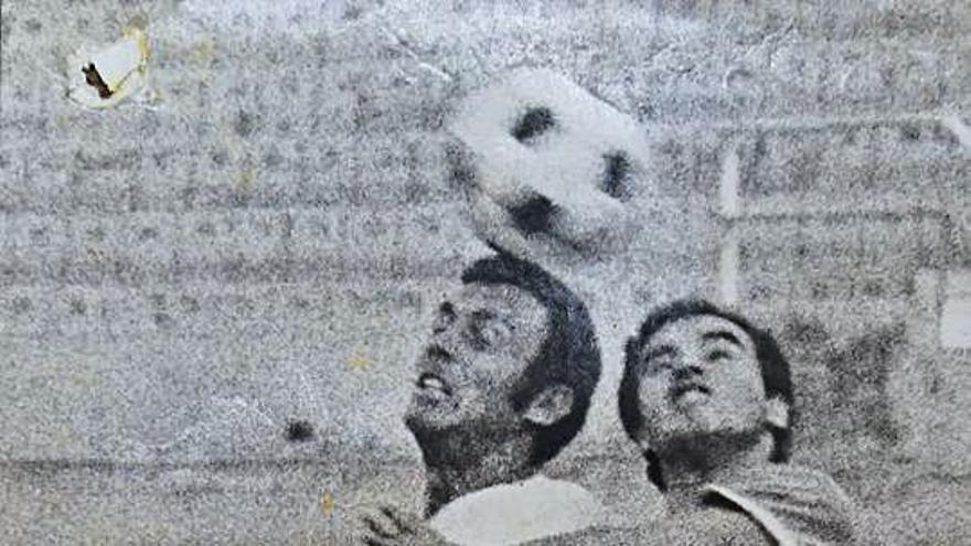 Luzardo, a la derecha, en un partido amistoso salta con Germán Dévora. | | LP/DLP