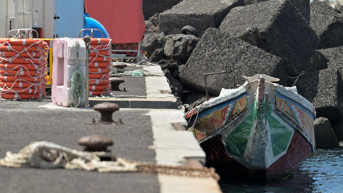 LLegan a El Hierro 5 migrantes en un cayuco en el que iban a viajar más de cien personas