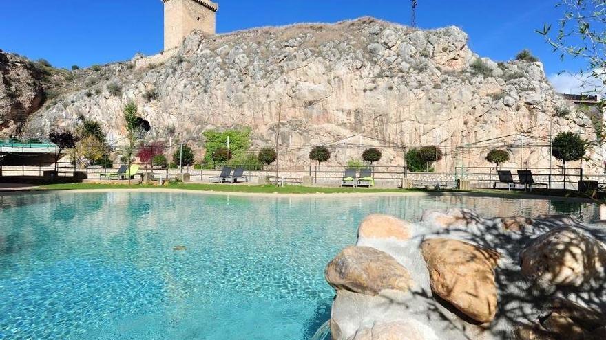 Una de las piscinas del Balneario de Alhama de Aragón