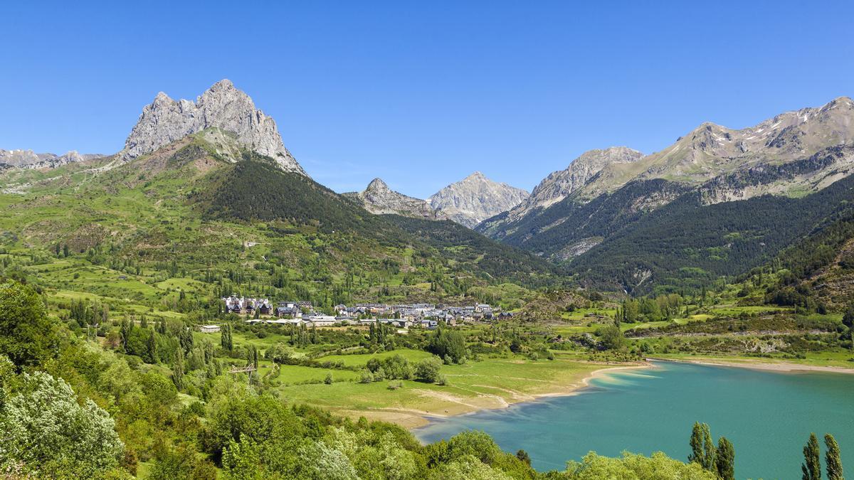 Este pueblo aragonés reune todo lo necesario para ser uno de los mas visitados a lo largo del año