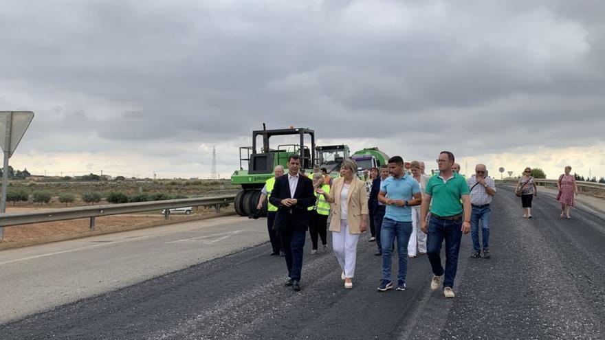 Arranca las obras de asfaltado de la carretera de La Aljorra