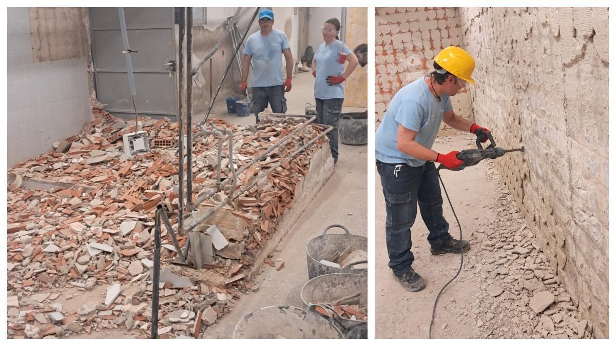 Los alumnos del taller de empleo Torre de la Mar II de Burriana acondicionan la planta sótano de Servicios Sociales para crear nuevos vestuarios.