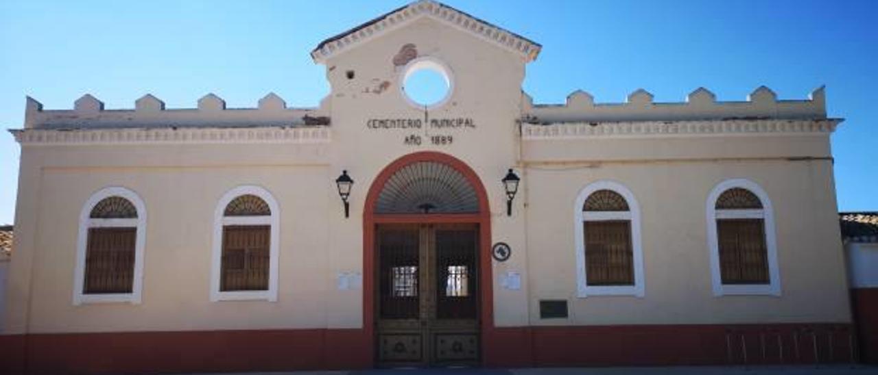 Fachada del cementerio municipal de Catarroja.