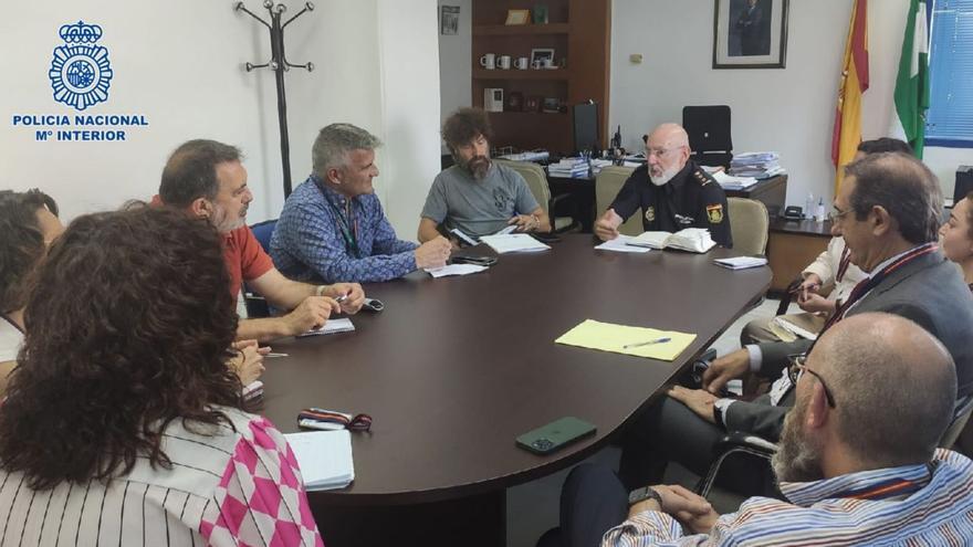 La Policía Nacional pide a los colectivos sociales de Marbella «un esfuerzo» ante la delincuencia