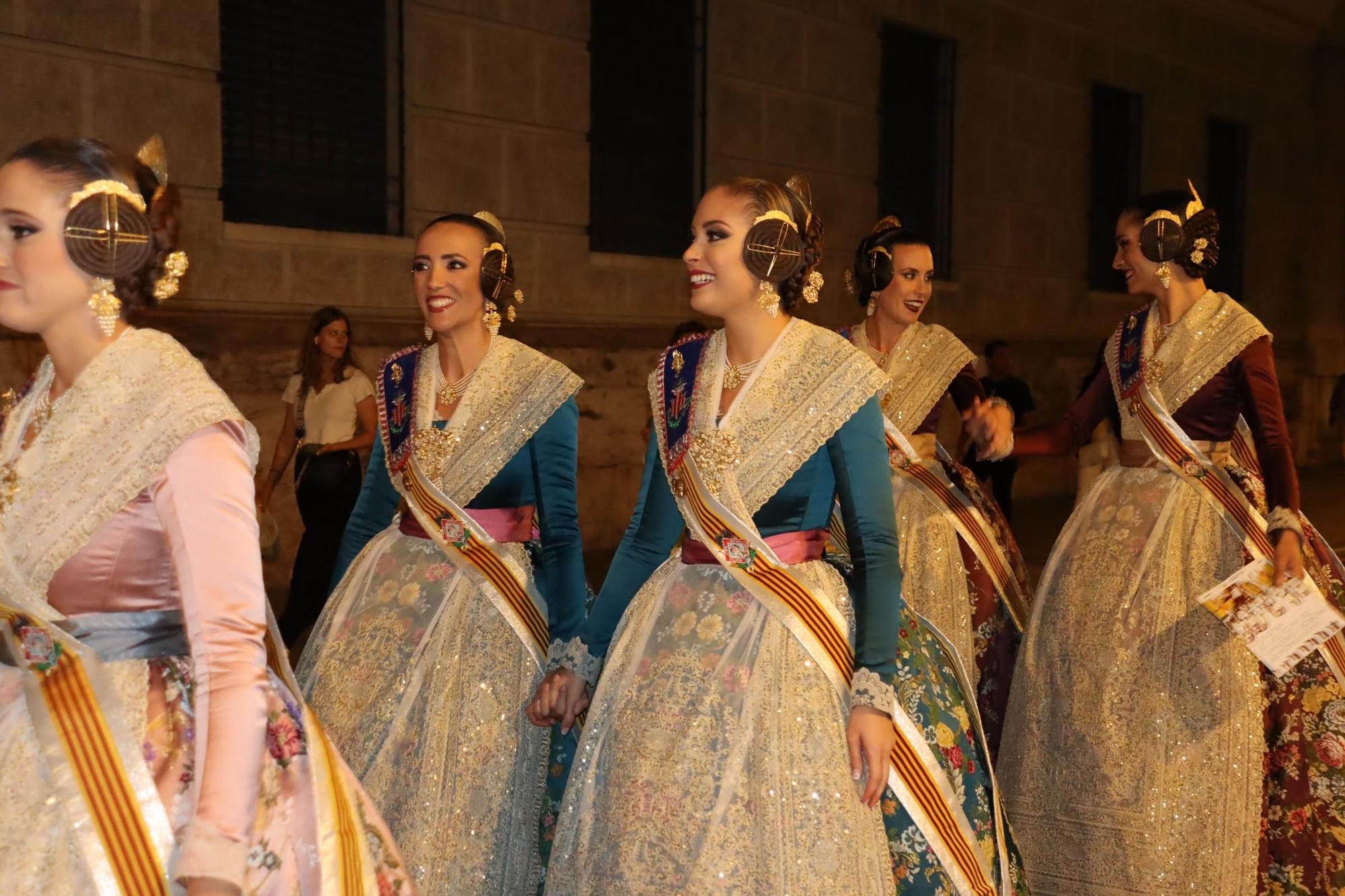 Fin del camino. La despedida de Laura, Paula y las falleras de 2023