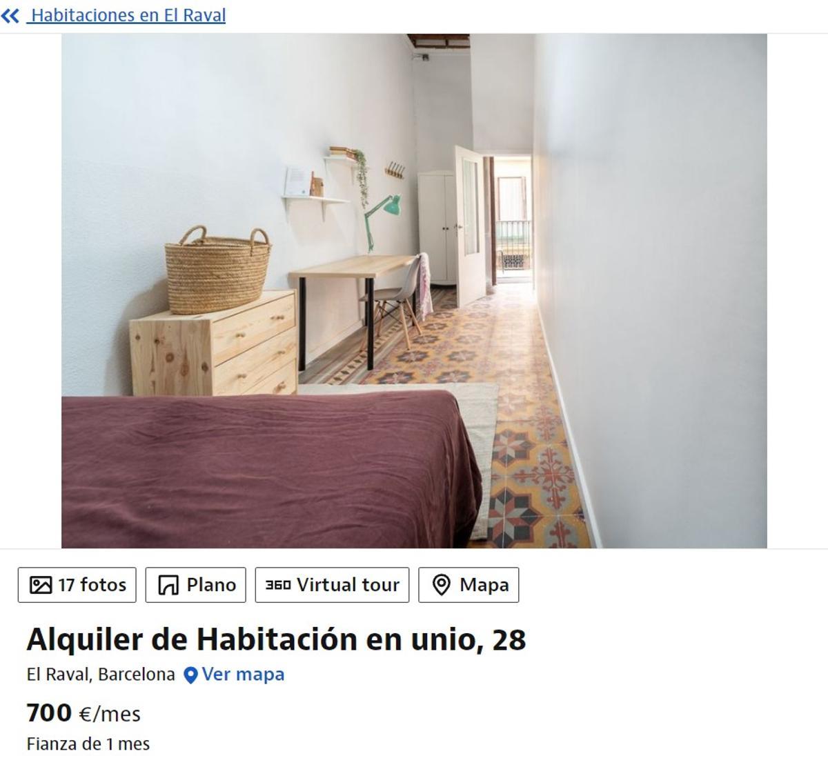 Habitación en piso compartido de 14 habitaciones en El Raval a 700 al mes donde un tabique permite compartir balcón