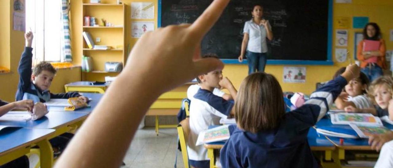 Alumnos durante una clase en el colegio San Fernando de Avilés.