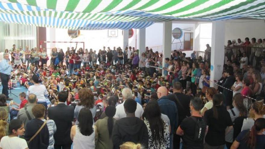 Discurso del director durante la celebración.