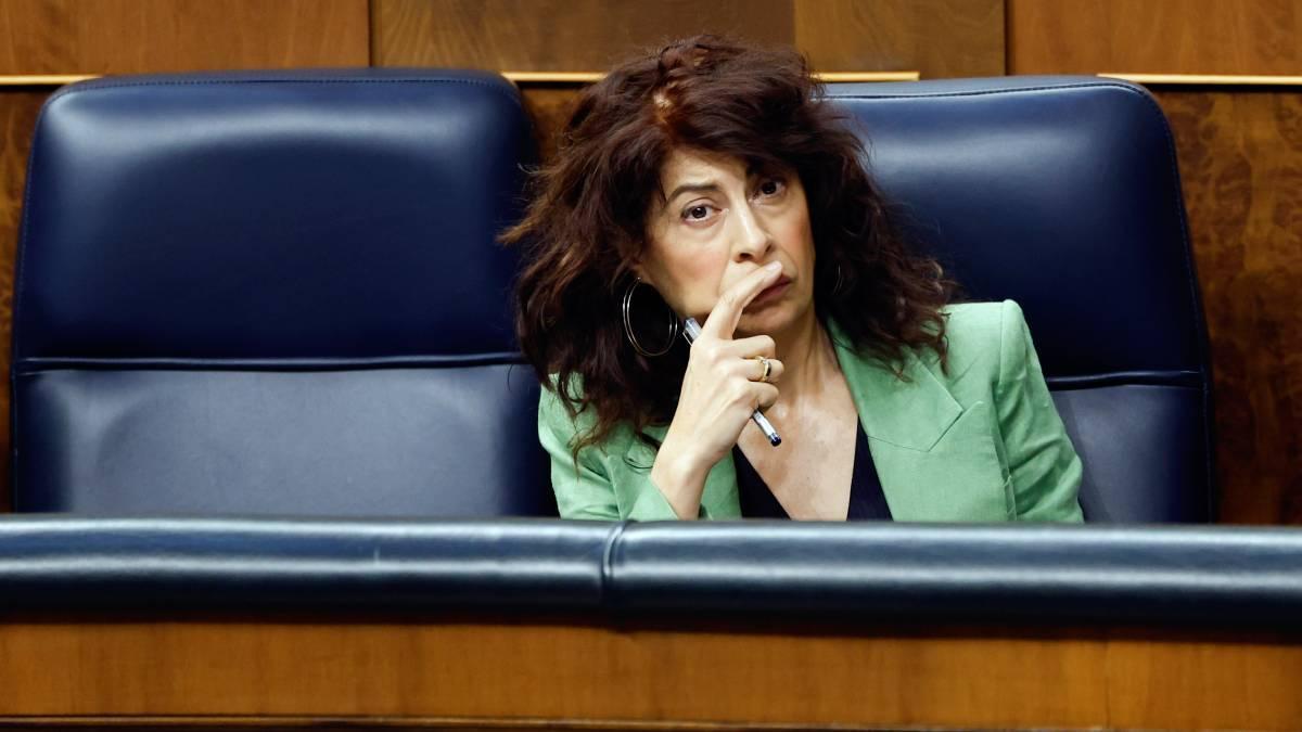 La ministra de Igualdad, Ana Redondo, tras la comparecencia del presidente de Gobierno, Pedro Sánchez, este miércoles.
