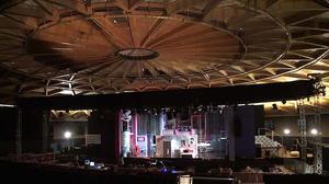 La cúpula de Les Arenes es transforma per acollir a partir del 3 de novembre el musical ’Grease’.