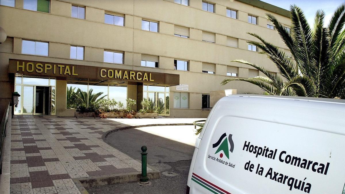 Hospitalizada tras darle un codazo su pareja cuando iban en moto en Vélez-Málaga