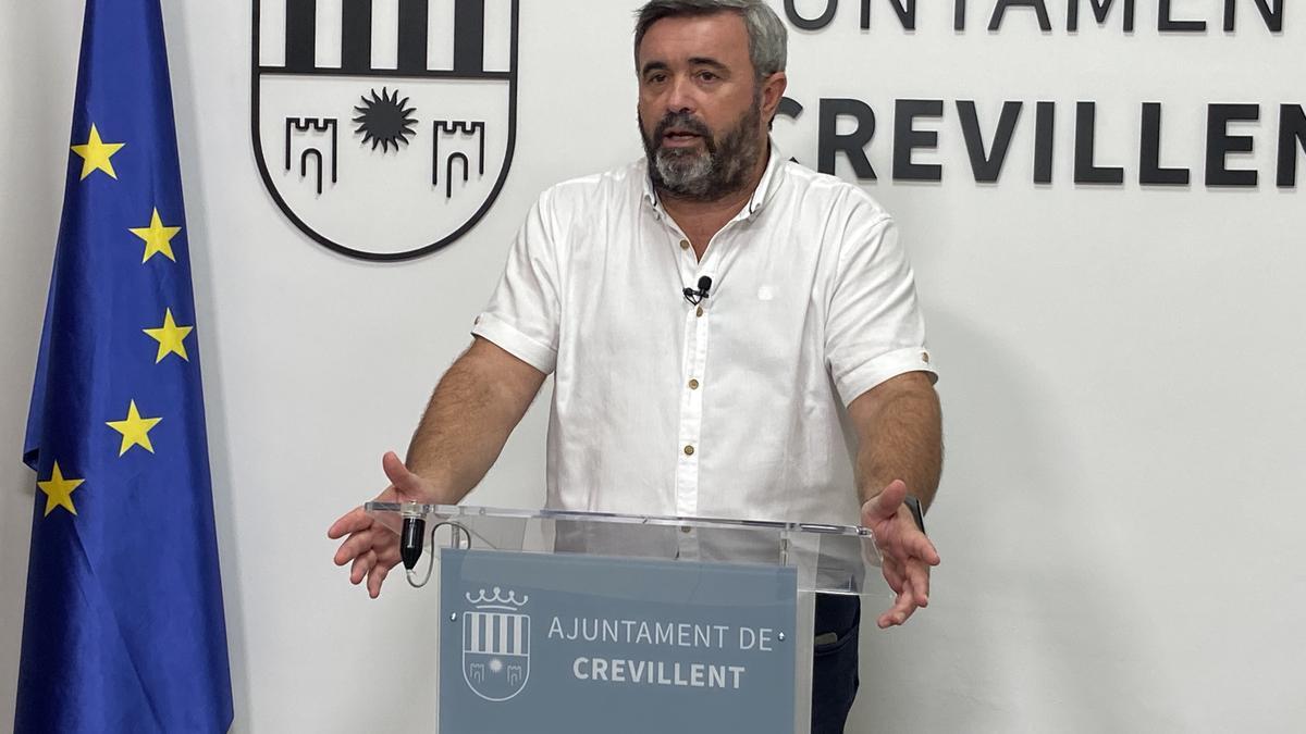 José Manuel Penalva, alcalde de Crevillent, en la sala de prensa