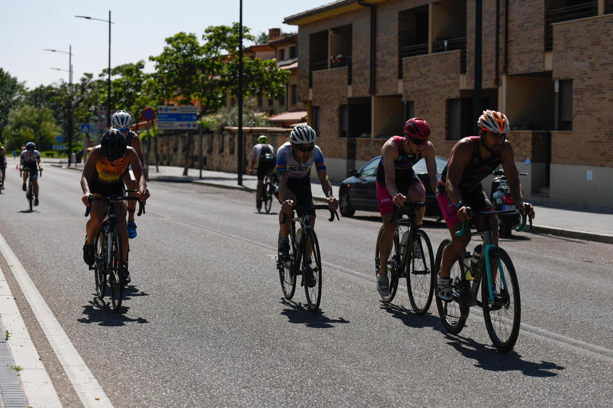 GALERÍA | El Triatlón "Ciudad de Zamora" hace vibrar a la capital del Duero