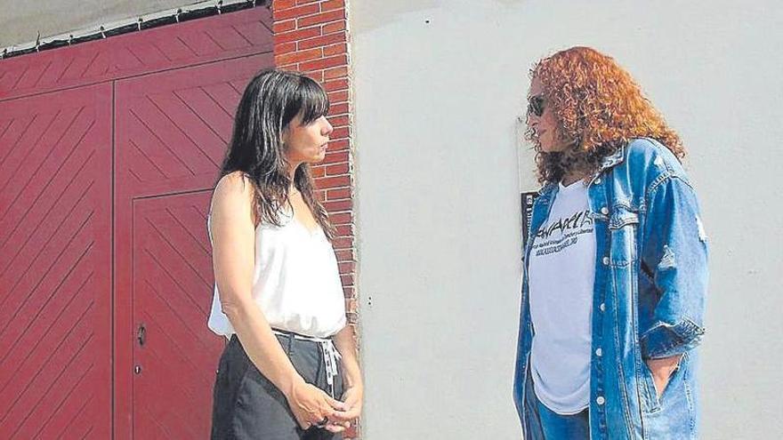 Laura Tuero, a la izquierda, y Fernanda Blanco, ayer, en El Bibio.