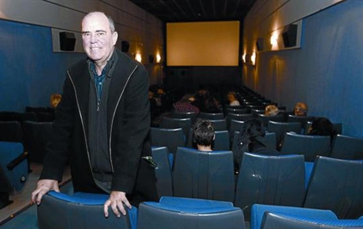 L’ànima dels Meliès 8 Carlos Balagué en una de les dues sales dels cines, el dia de la reinauguració.