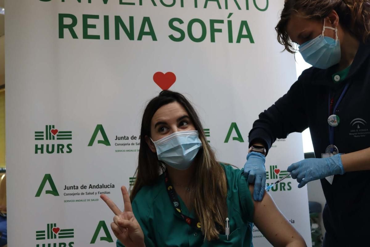 La segunda dosis de la vacuna covid llega a Reina Sofía