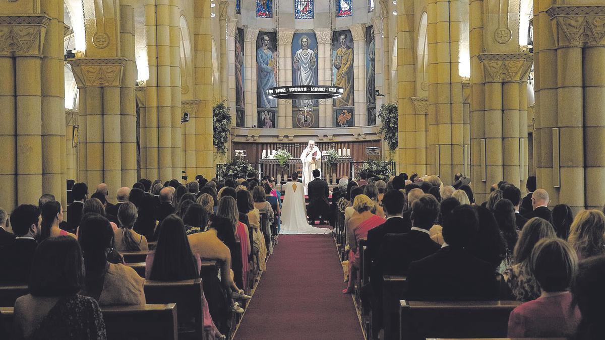 Imatge d’arxiu d’un casament en una esglèsia catòlica