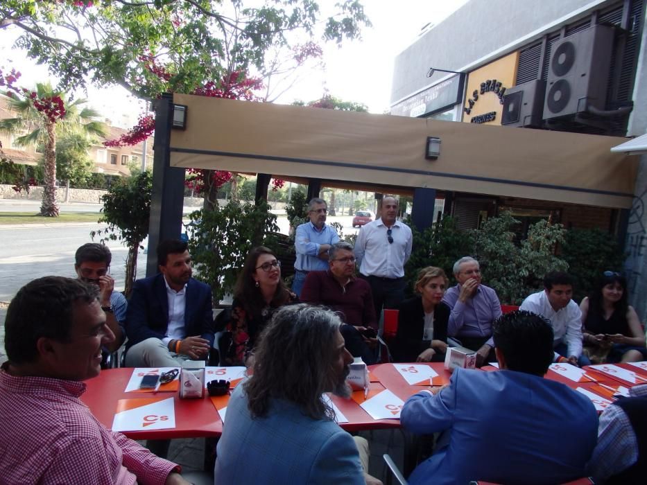 Café de Ciudadanos en la Playa de San Juan