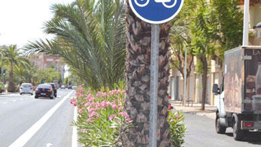 Critican que haya carril bici sólo en un sentido de la calle Sucre