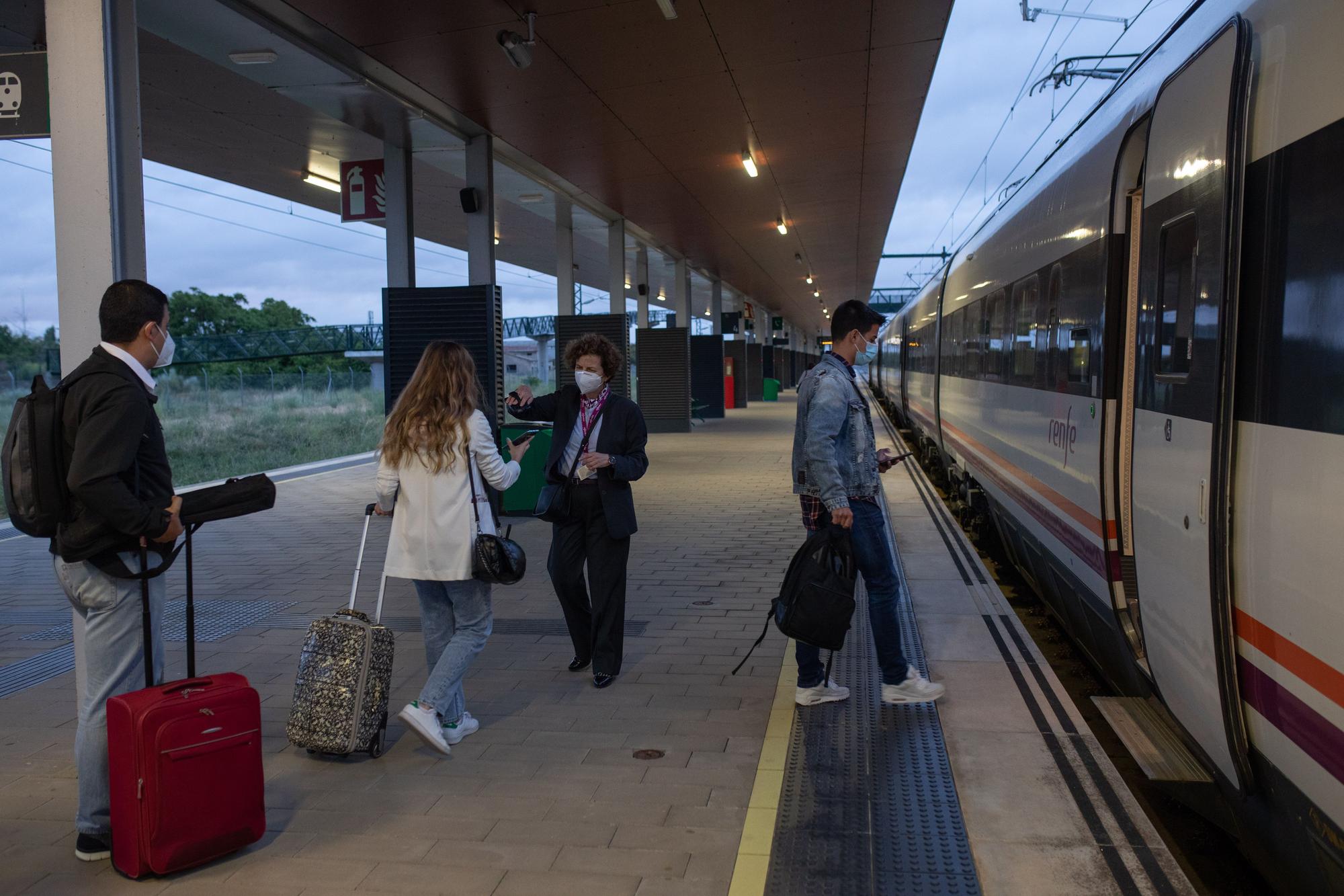 GALERÍA | Así regresa el tren madrugador a Zamora